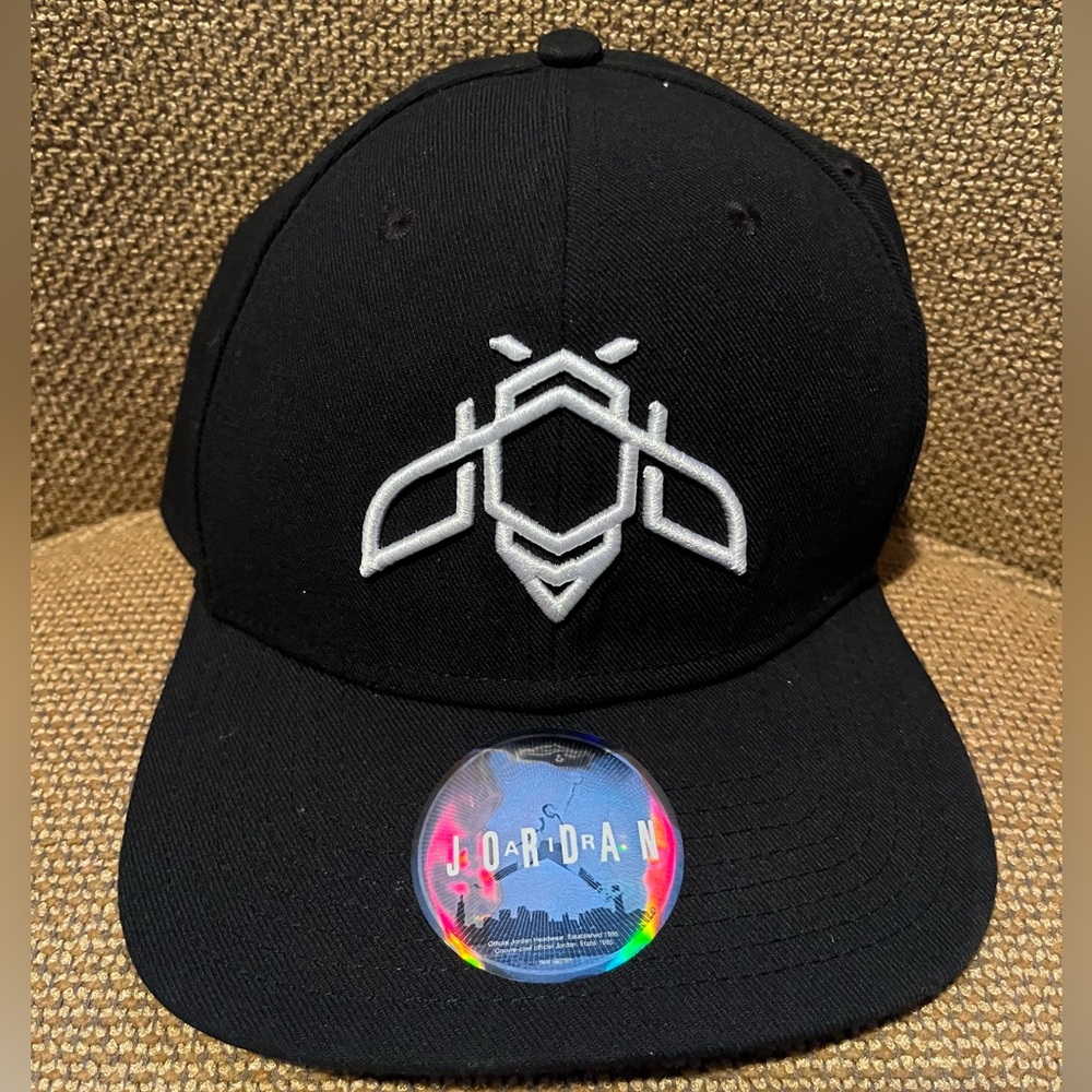 Jordan Mens Hat Black White Snapback Flat Brim Killer Bee Jumpman Wu Tang Cap